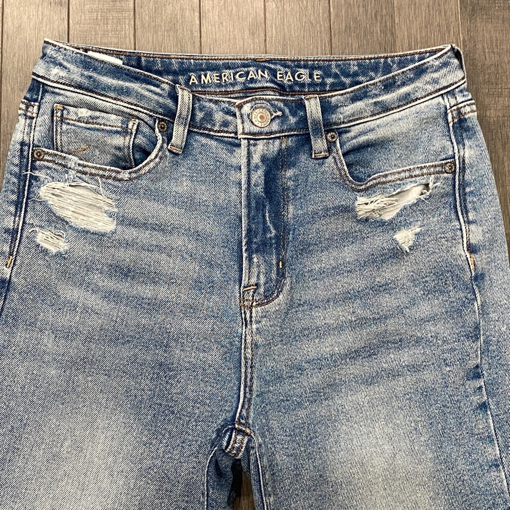 American Eagle High Rise Mom Jeans - Picture 3 of 10